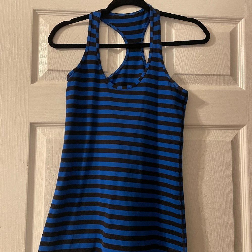 Lululemon Cool Racerback 8 Blue Striped